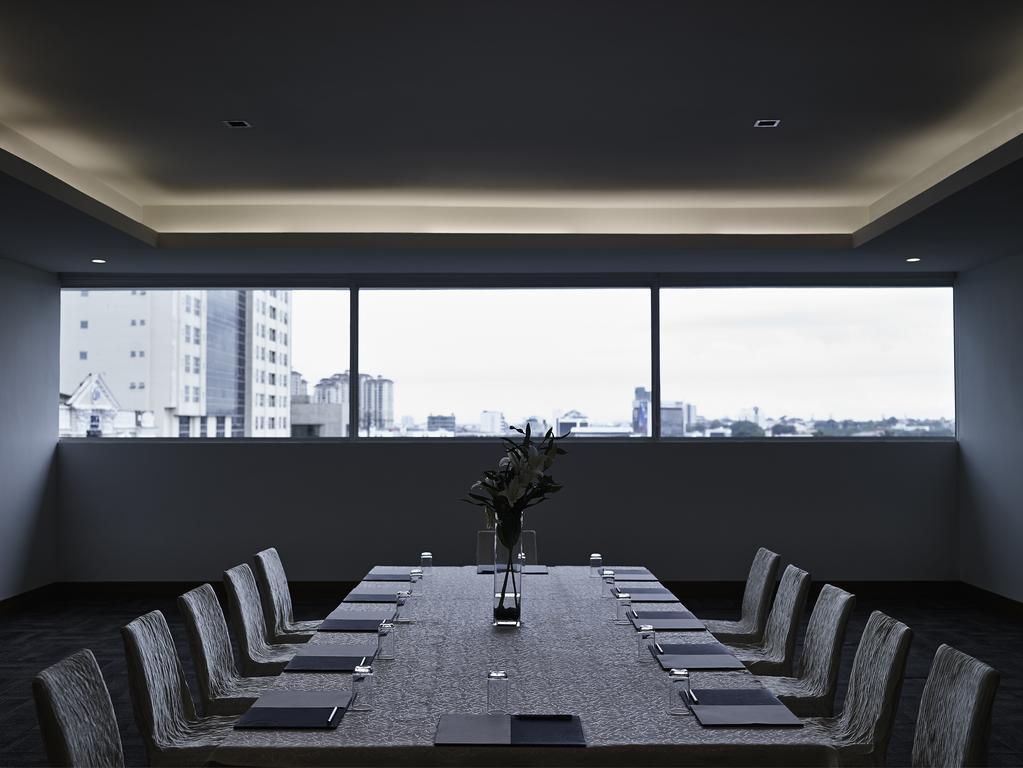 Pullman Kuching Otel Dış mekan fotoğraf Boardroom
