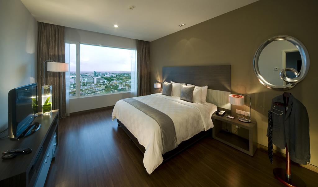 Pullman Kuching Otel Dış mekan fotoğraf