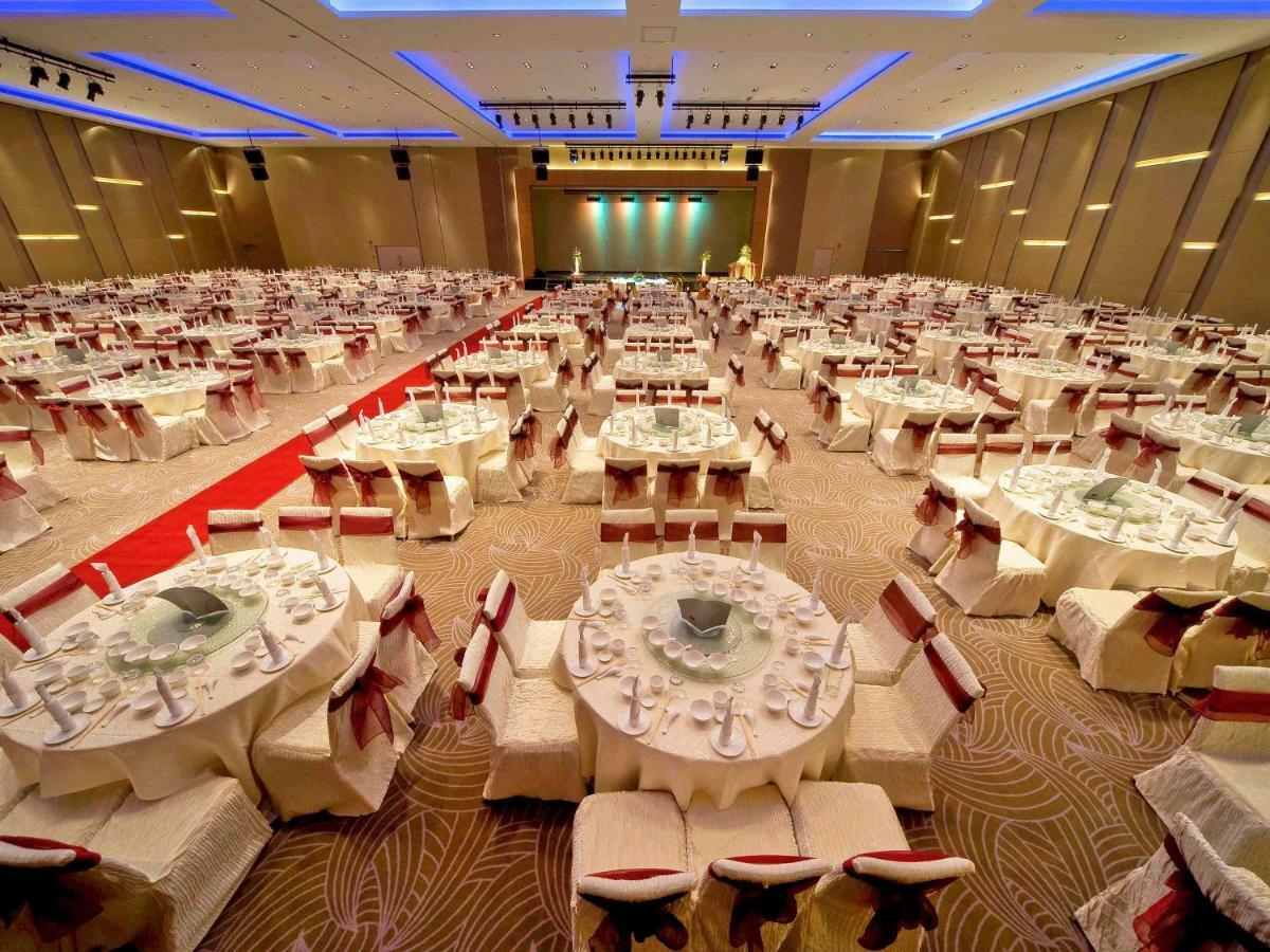 Pullman Kuching Otel Dış mekan fotoğraf The Grand Ballroom