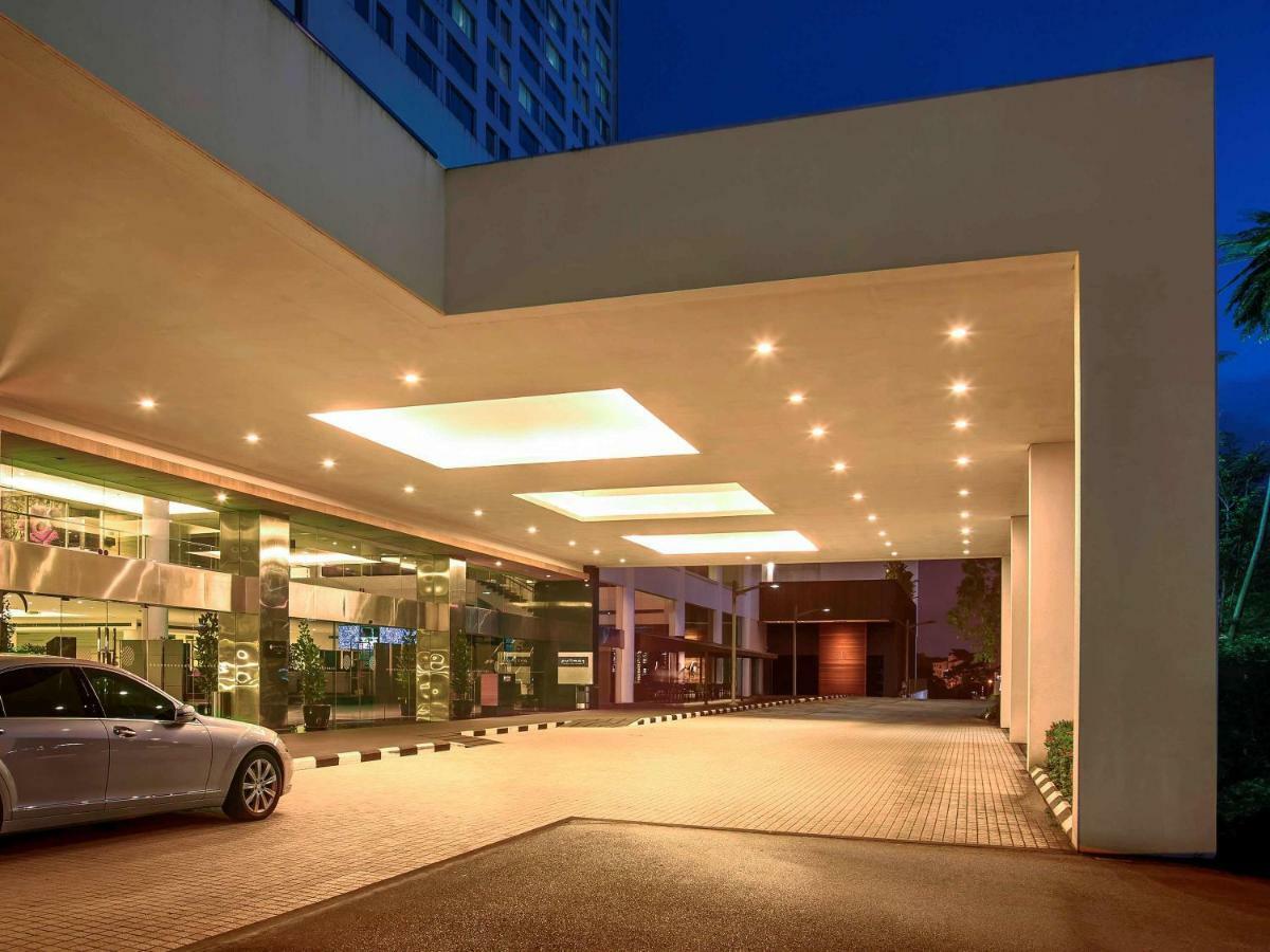 Pullman Kuching Otel Dış mekan fotoğraf Entrance